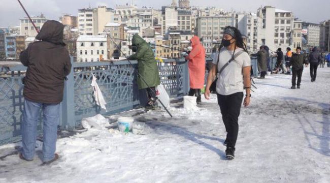 İstanbul'da etkili kar yağışı