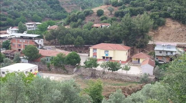 İZMİR'DE KÖY OKULUNDA EĞİTİME ARA VERİLDİ