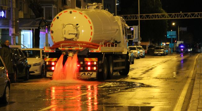 İZMİR’DE SELİN İZLERİ TEMİZLENİYOR