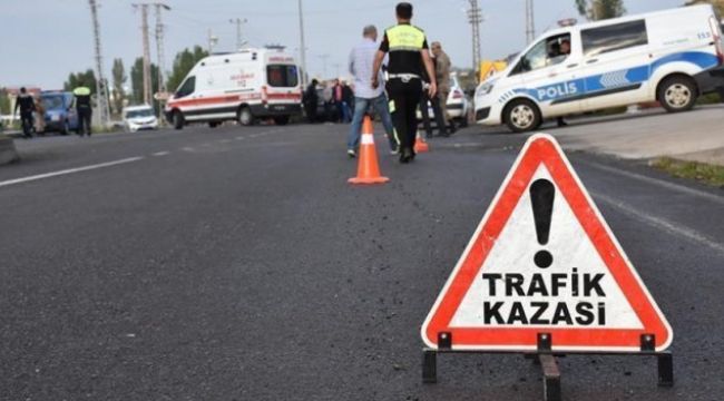 İZMİR'DE TRAFİK KAZASI