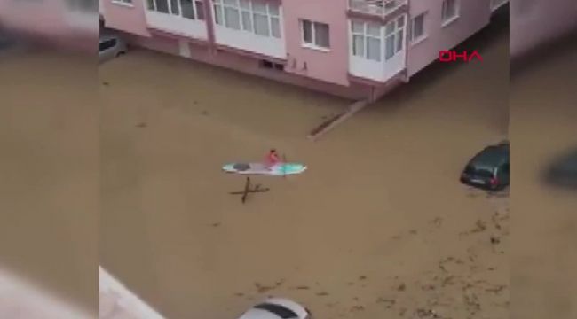 İZMİR'DEKİ SEL FELAKETİNDEN İLGİNÇ GÖRÜNTÜ