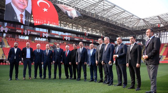 İZMİR KULÜPLERİ TÜM TÜRKİYE’YE ÖRNEK OLDU