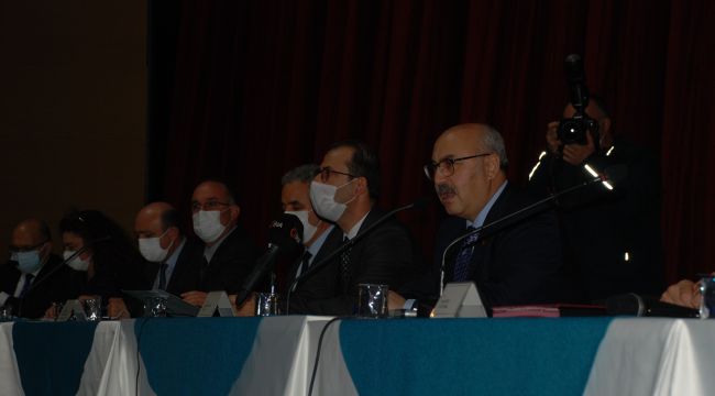 İZMİR VALİSİ DEPREMZEDELERLE BULUŞTU