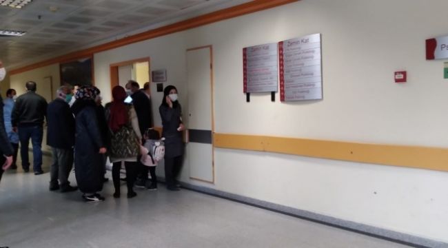 Kadın doktora hastanede orakla saldırı