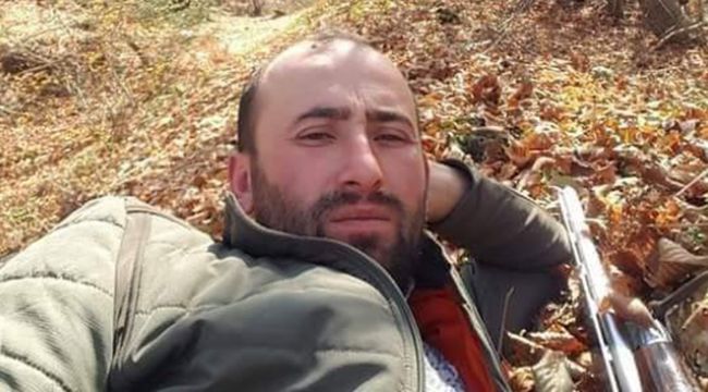 Kestiği ağacın altında kalarak hayatını kaybetti