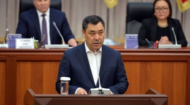 Kırgızistan Cumhurbaşkanı Caparov'dan portremi asmayın talebi