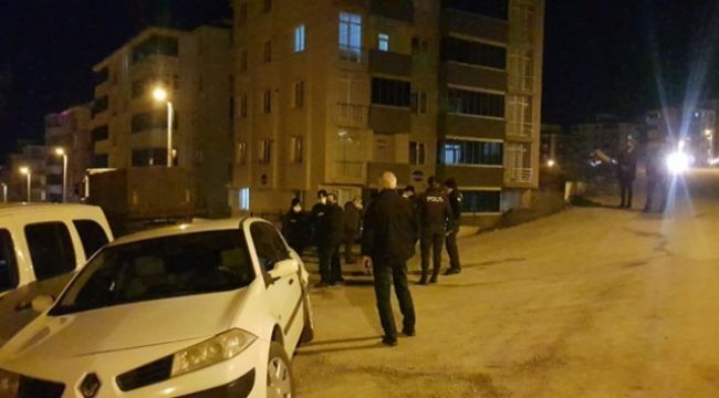 Kız arkadaşına mesaj atıp silahla kendini vurdu