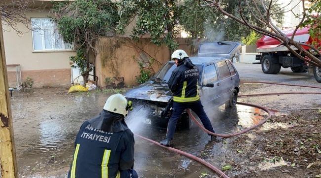 Kontağı çevirdi, otomobil alev aldı