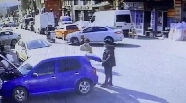 Motosikletteki 2 kişinin takla attığı feci kaza