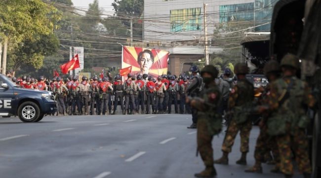 Myanmar ordusu darbeyi reddetti