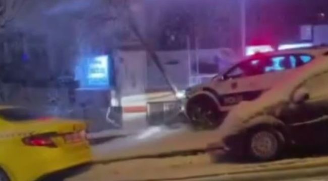 Polis ekiplerinin kar kazası kamerada