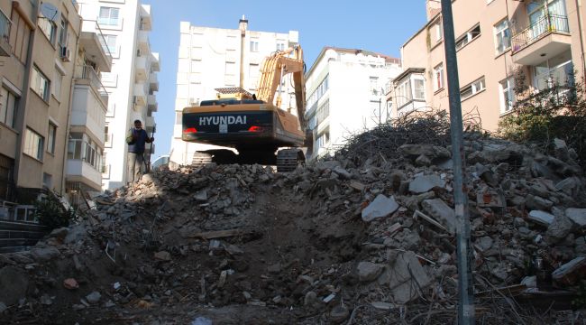 RAHİP BRUNSON'UN EVİ YIKILDI