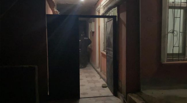 Rus ruleti oynadı, kendisini kafasından vurdu!