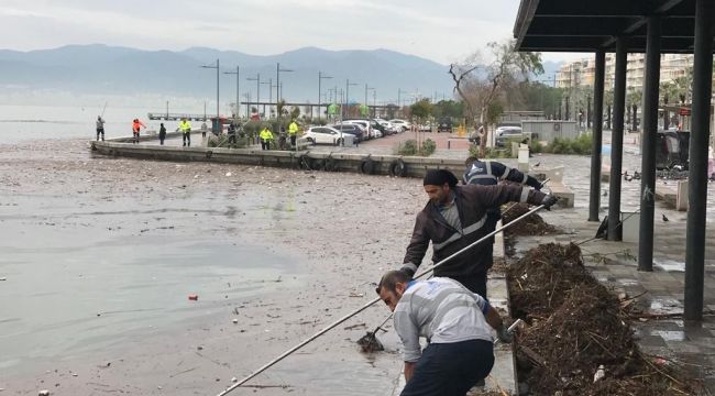 SELDEN SONRA KÖRFEZDEN 25 TON ÇÖP TOPLANDI
