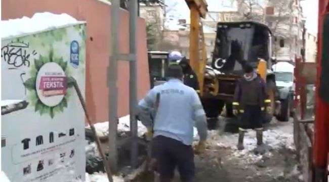 Spor salonunun çatısı çöktü