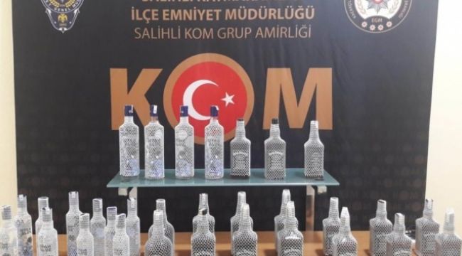 Şüpheli araçtan 31 şişe kaçak içki çıktı