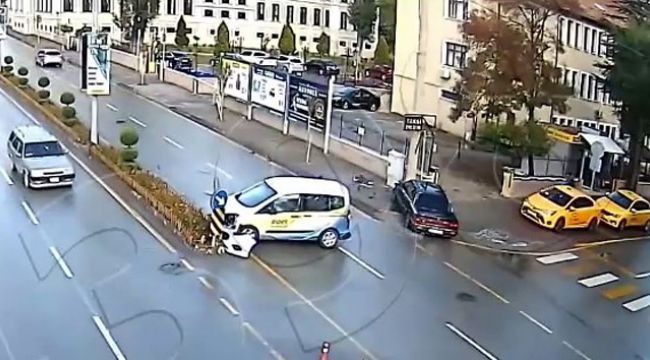 Trafik kazası kameralara böyle yansıdı