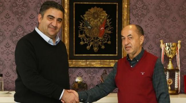 Ümit Özat'la sözleşme imzalandı