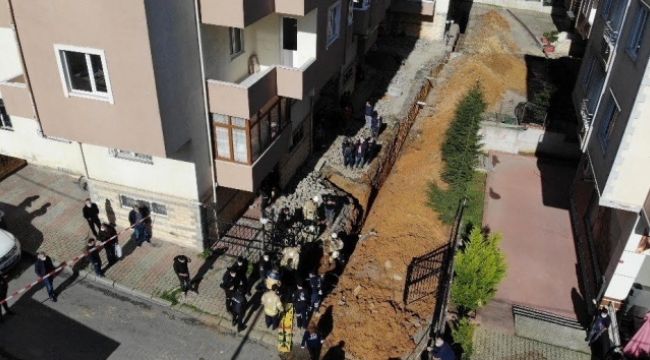 Ümraniye'de bir işçi toprak altında kaldı