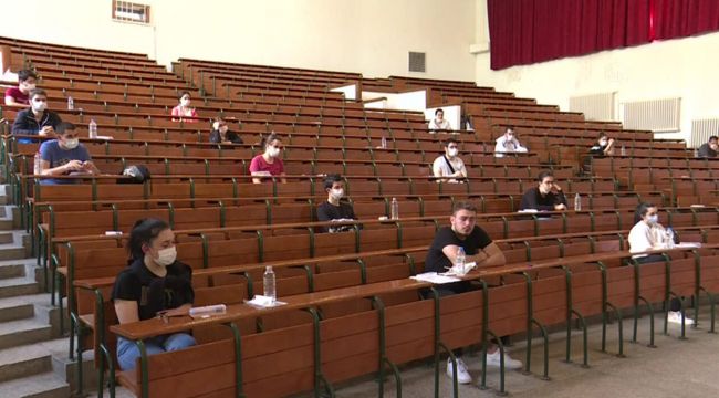 Üniversitelerde eğitime iki senaryo