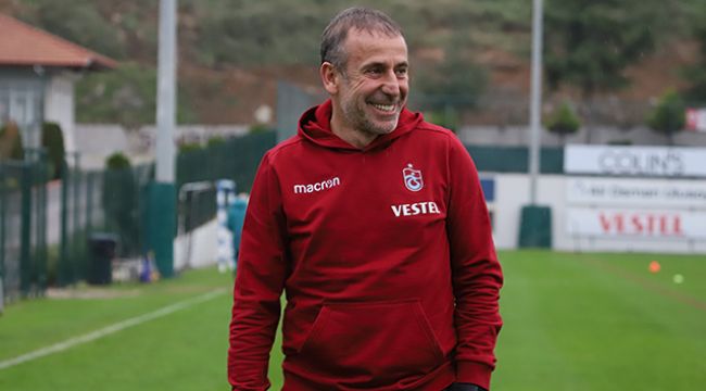 Abdullah Avcı, deplasmanda yüzleri güldürüyor