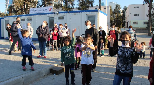 AFAD SPOR GÖNÜLLÜLERİNDEN DEPREMZEDELERE ZİYARET