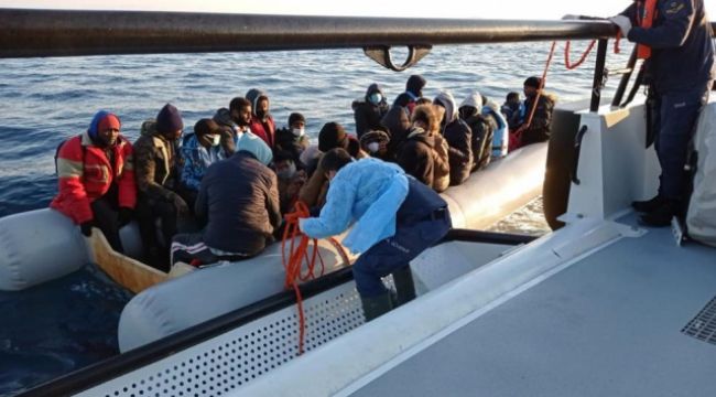 Ayvalık'ta 36 mülteci kurtarıldı