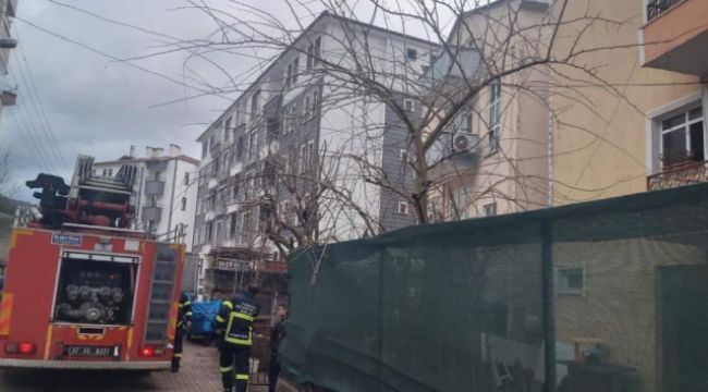 Bacadan çıkan yangın evi kullanılamaz hale getirdi