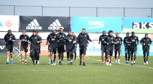 Beşiktaş'ta Cenk Tosun koşulara başladı
