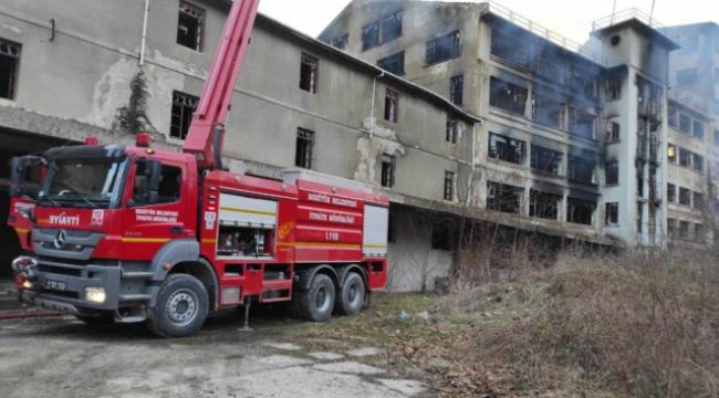 Eski un fabrikasında yangın