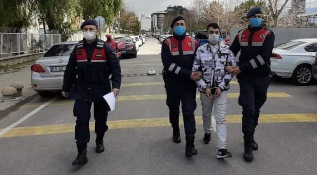 EVDEN ALTINLARI VE DÖVİZLERİ ÇALAN KİŞİ YAKALANDI