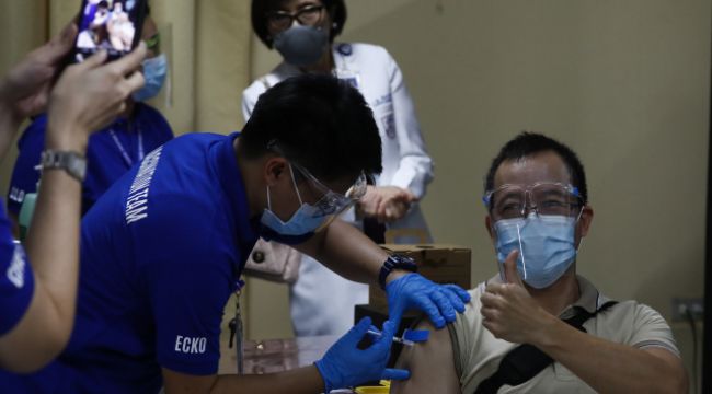 Filipinler'de Covid-19 aşılama kampanyası başladı