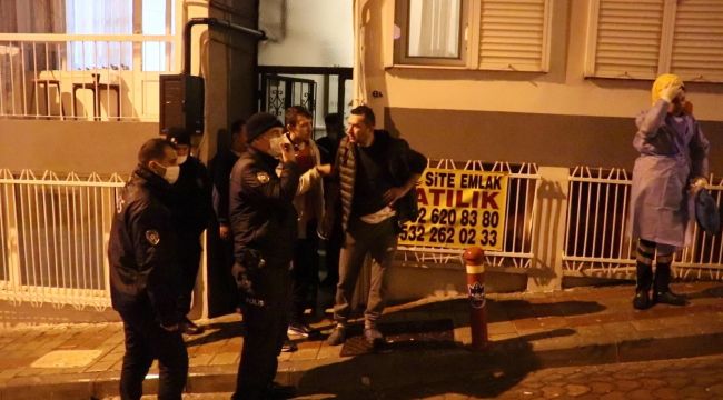 HIRSIZLAR EV SAHİBİNİ BIÇAKLADI