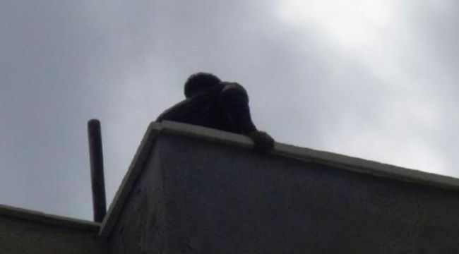 İntihar girişimini polis engelledi