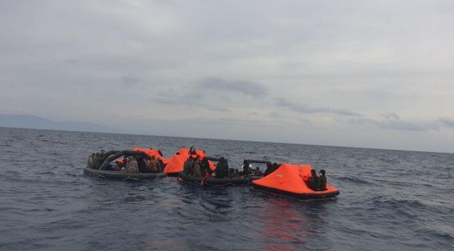 İZMİR AÇIKLARINDA 158 GÖÇMEN KURTARILDI