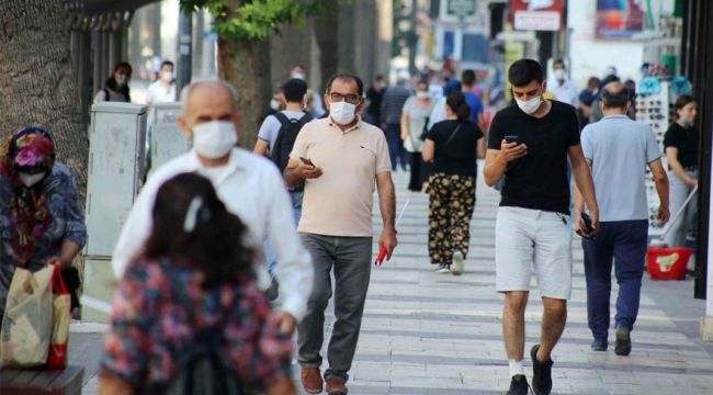İZMİR'DE VAKA SAYISI ALARM VERİYOR