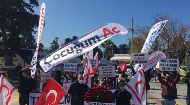 KKTC'de turizm emekçileri sokağa indi