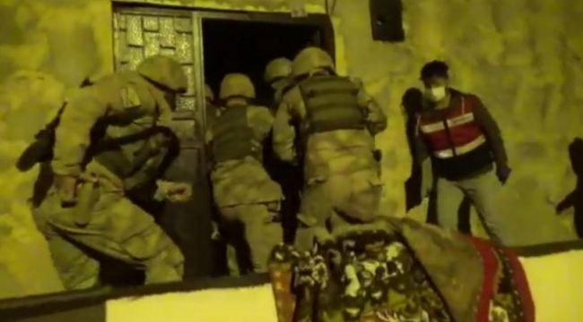 Mersin'de eylem hazırlığındaki 14 kişi yakalandı