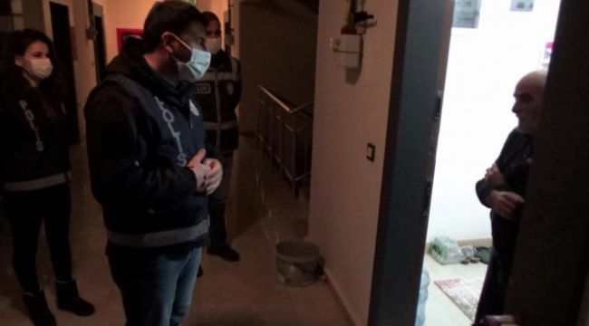 ''Misafir kabul etmeyin” uyarısı yapan polisi çaya davet etti