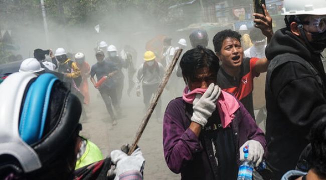 Myanmar'da kanlı gün