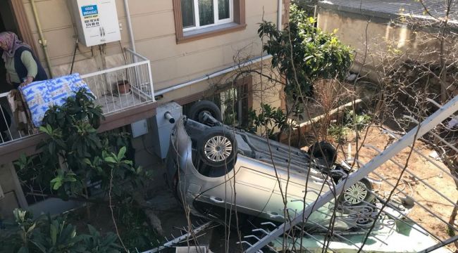 OTOMOBİL BAHÇEYE UÇTU