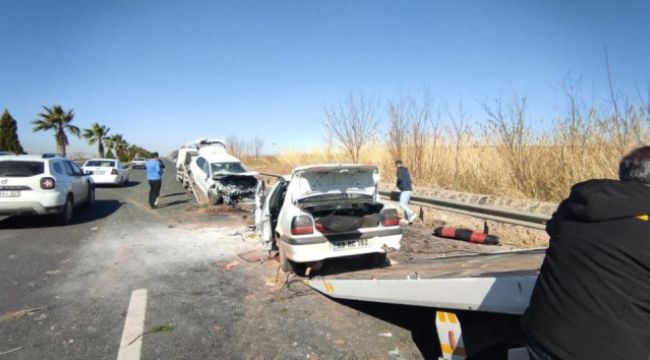 Şanlıurfa'da otomobiller kafa kafaya çarpıştı
