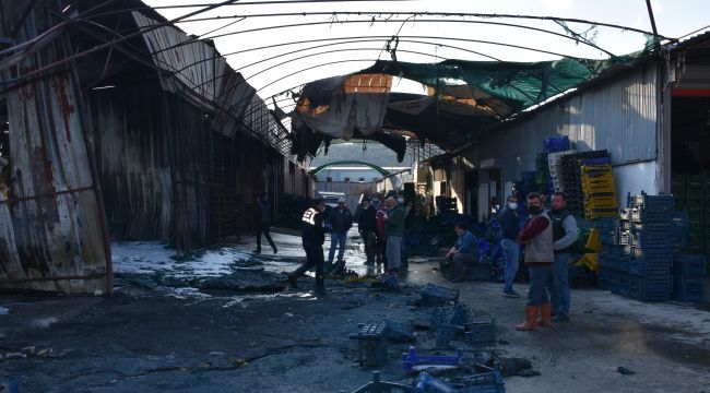 SEBZE MEYVE HALİNDE YANGIN ÇIKTI