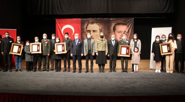 ŞEHİT AİLELERİ VE GAZİLERE DEVLET ÖVÜNÇ MADALYASI