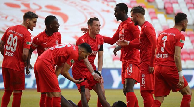 Sivasspor'un yenilmezlik serisi 5 maça yükseldi