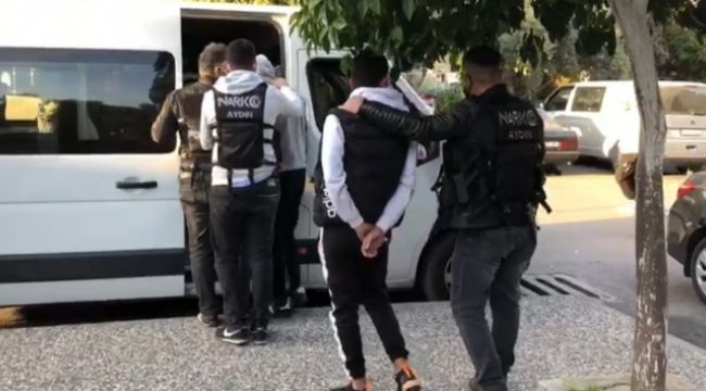 Uyuşturucu partisine polis baskını