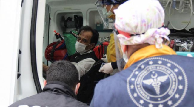 Yolcu dolu otobüsün şoförüne tekme tokat saldırdı