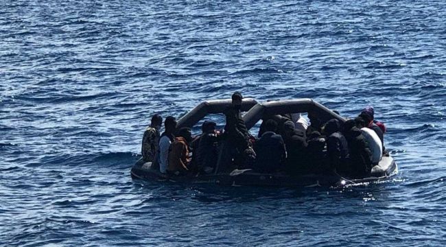 36 DÜZENSİZ GÖÇMEN KURTARILDI