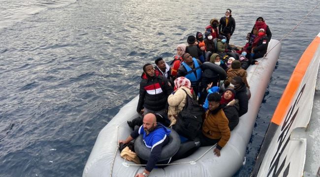 64 DÜZENSİZ GÖÇMEN KURTARILDI