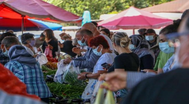 Antalya'da 'tam kapanma' öncesi yoğunluk